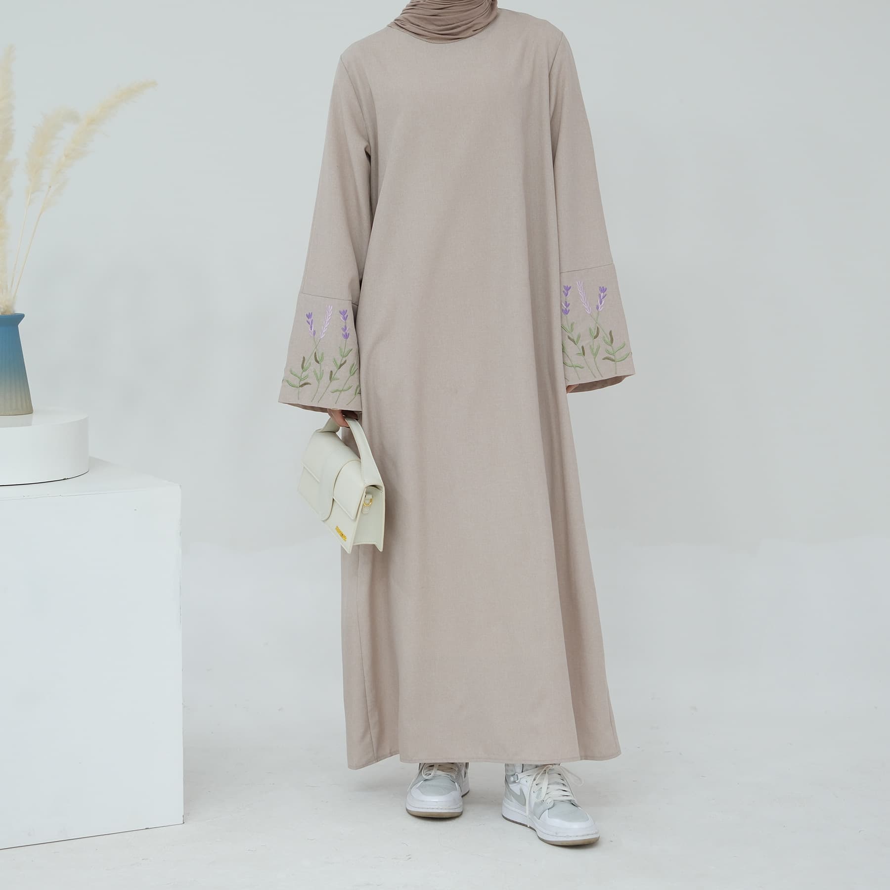 大人ワンピース マキシ 刺繍入り袖デザインマキシワンピース