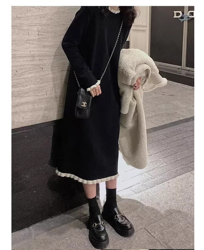 大人ワンピース ロング フリル裾付きニットワンピース