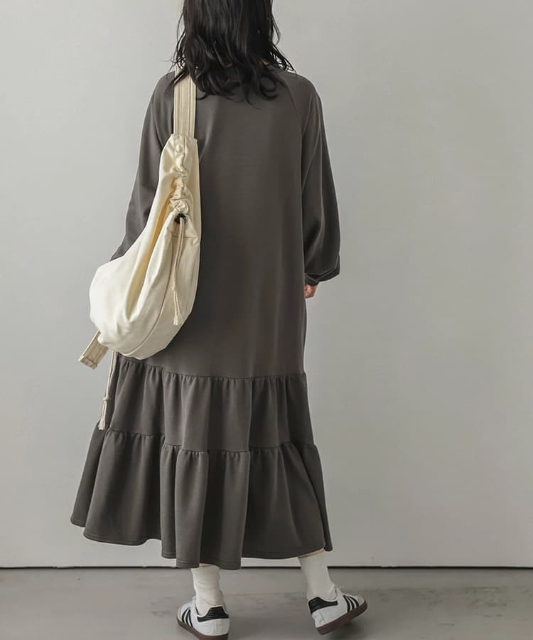 大人ワンピース ティアード裾フリル長袖ワンピース