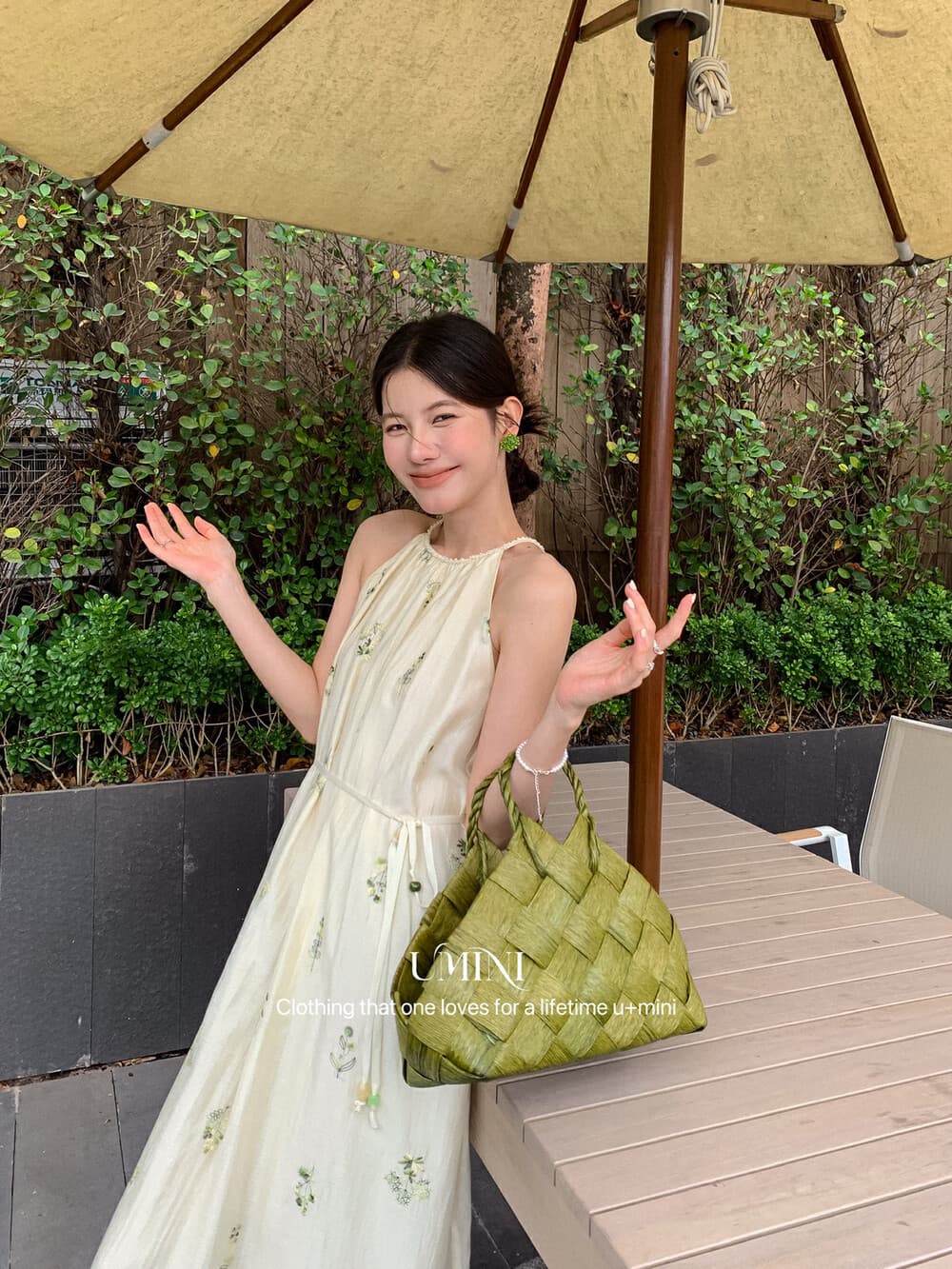 大人ワンピース マキシ 花刺繍ホルターネック マキシワンピース